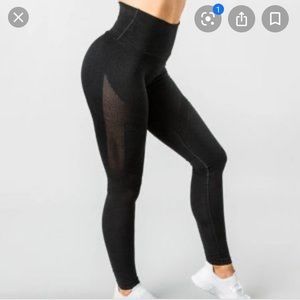 ✨🖤ALPHALETE AERO LEGGINGS🖤✨